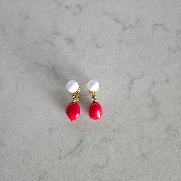 SET OF RED, WHITE, BLU & GOLD BANGLE BRACELETS & CROWN TRIFARI RED BEAD EARRINGS - Picture 5 of 15